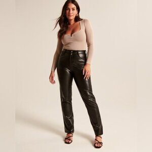 Abercrombie & Fitch Curve Love Vegan Leather 90s Straight Pant size 31 Short BK